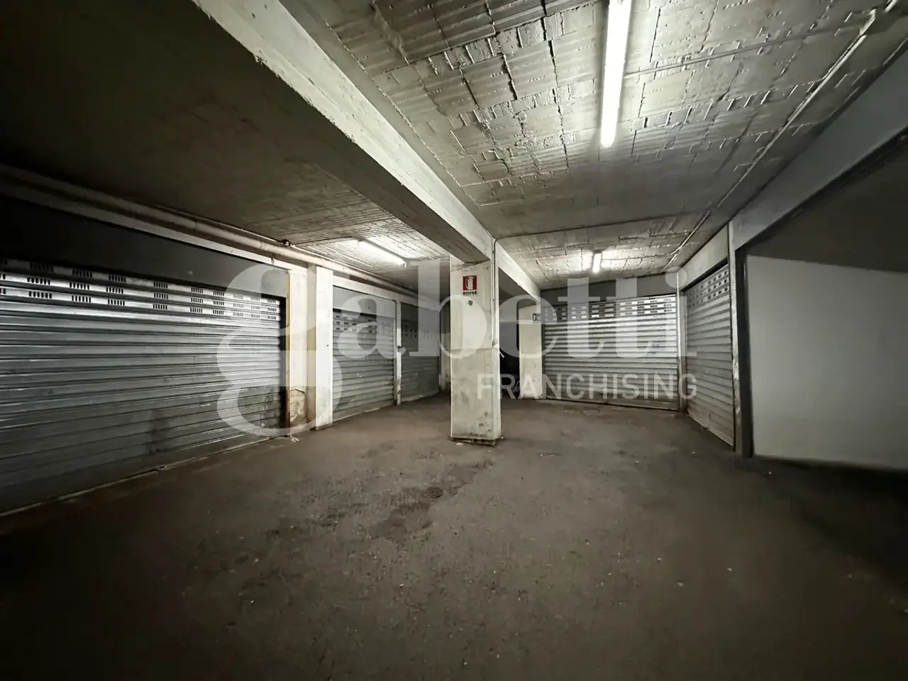 Magazzino in Via Casalanno 98, Marano Di Napoli, {3} - Foto 2