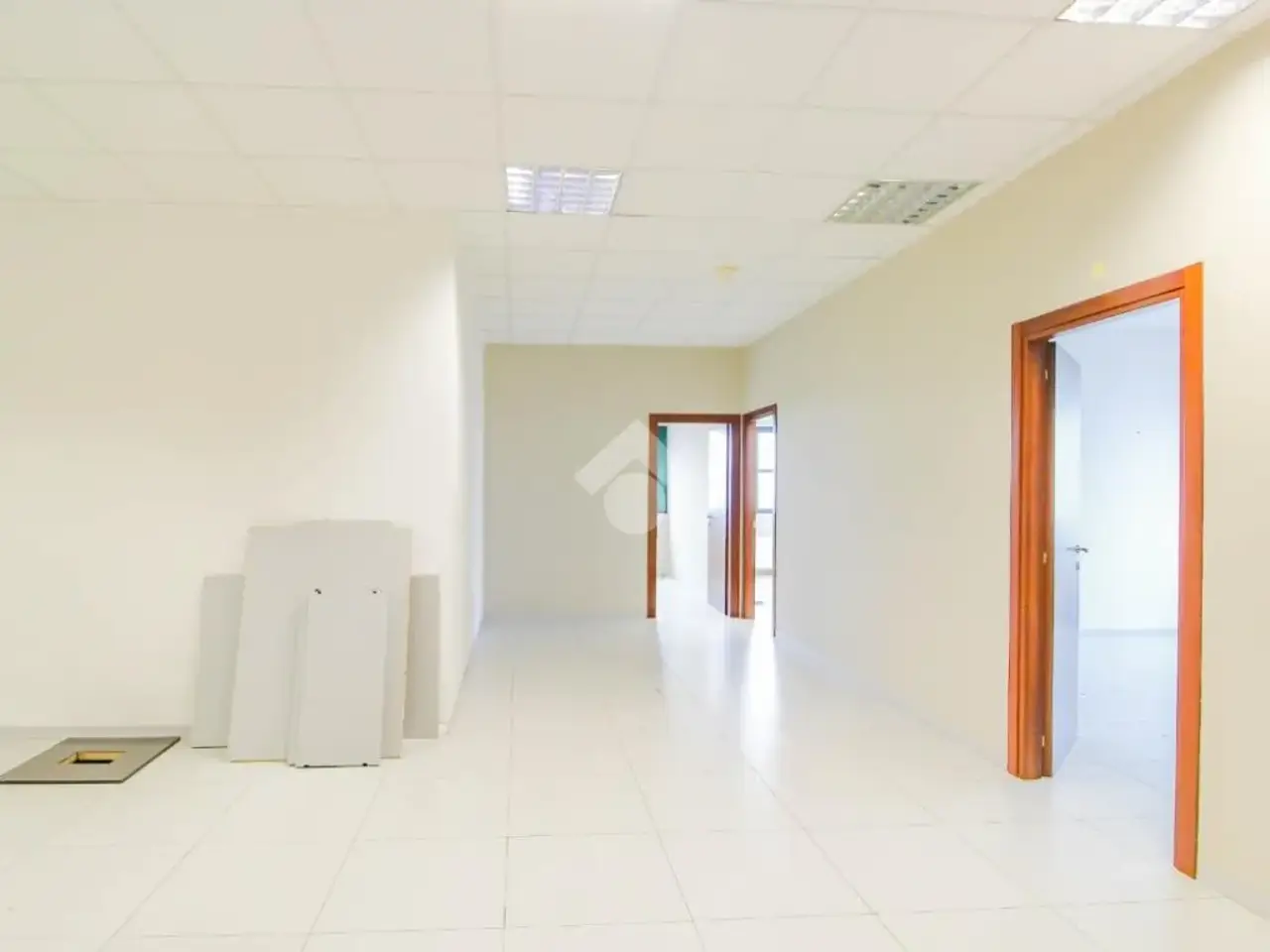Ufficio in Via Maestri del Lavoro 4, San Zenone Al Lambro, {3} - Foto 1
