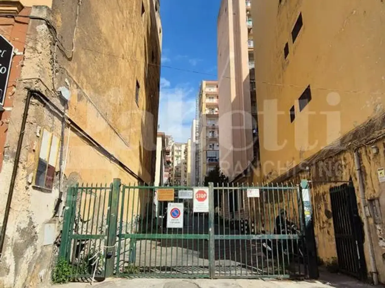 Laboratorio in Corso Umberto I 68, Torre Annunziata, {3} - Foto 1