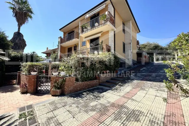 Terraced house in Via Firenze, Aci Castello - Photo 1