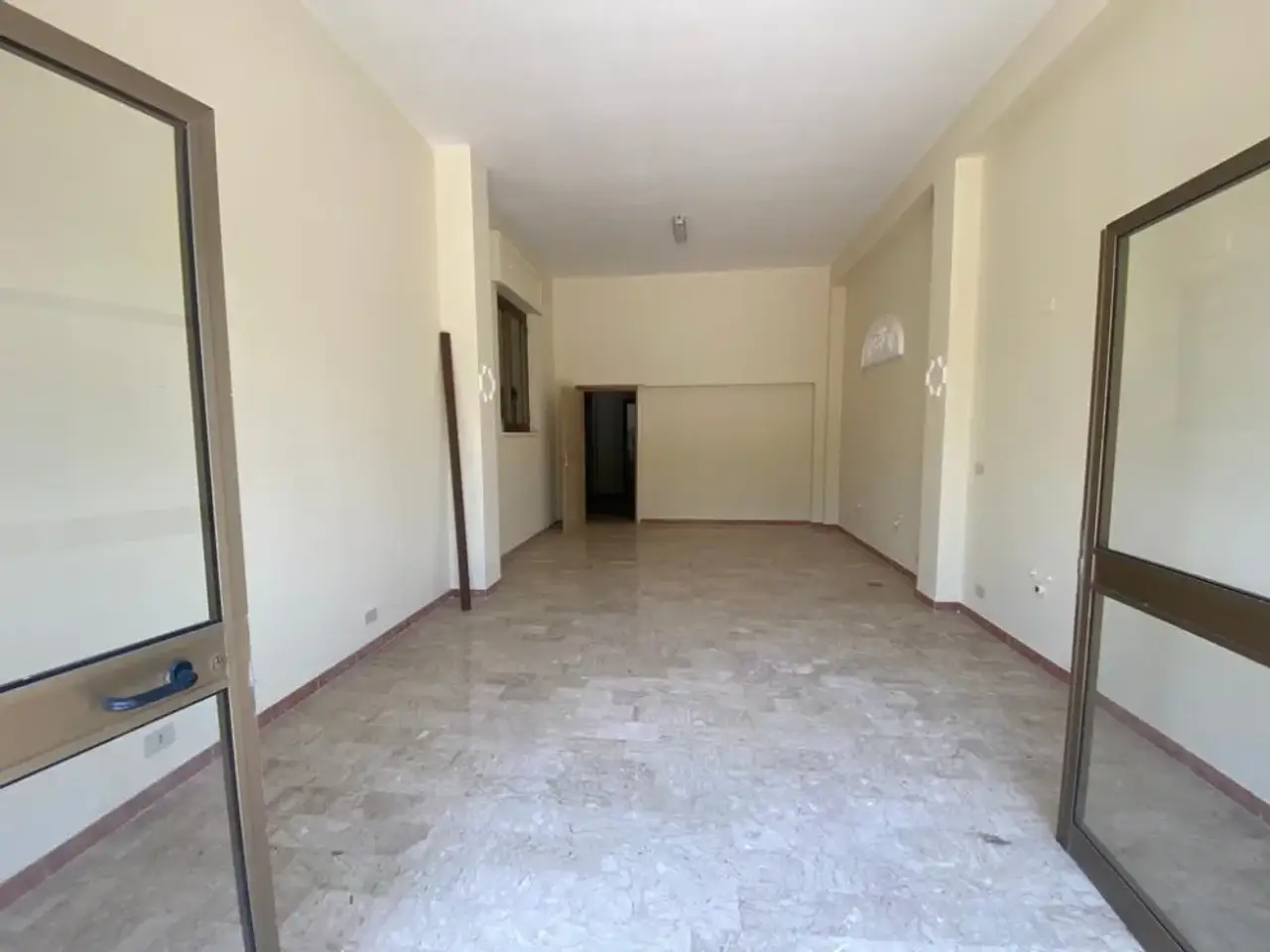 Magazzino in Via a. Reillo, Lamezia Terme, Catanzaro, Lamezia Terme, {3} - Foto 2