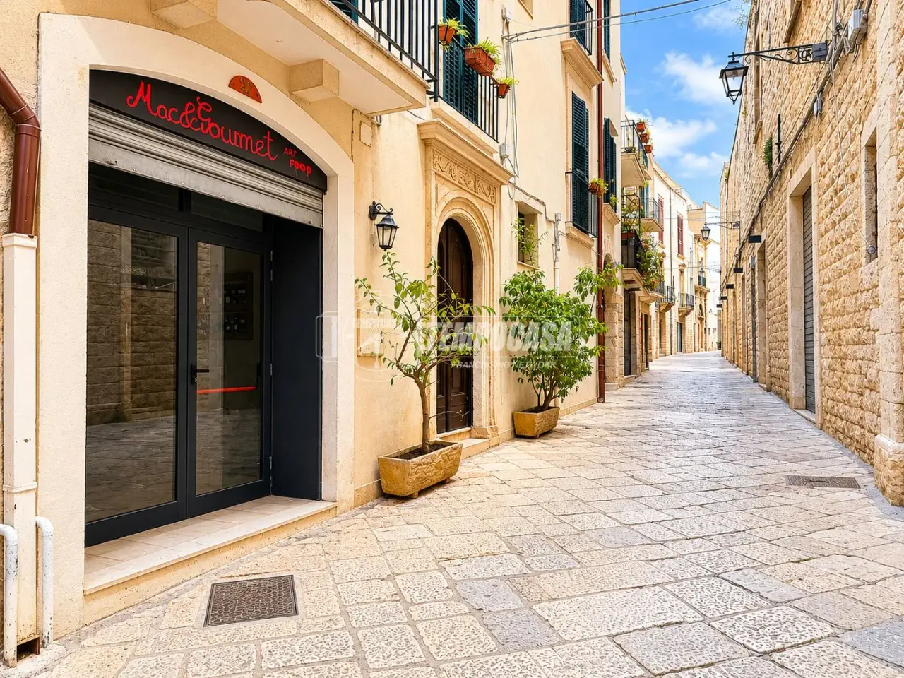 Negozio in Via Porta Antica della Città 27, Conversano, {3} - Foto 1