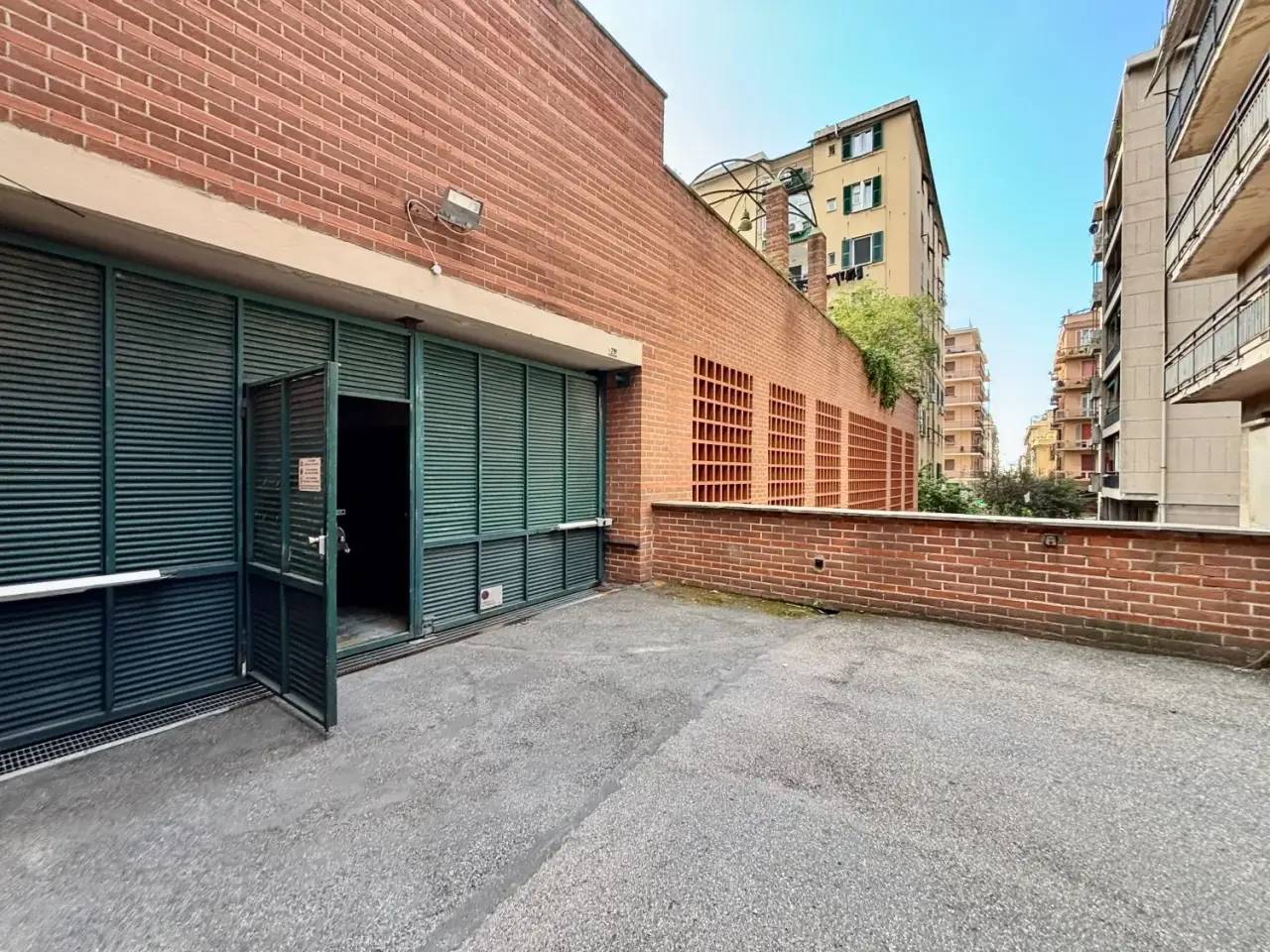 Parcheggio chiuso in Via Nino Ronco 29a, Genova, {3} - Foto 2