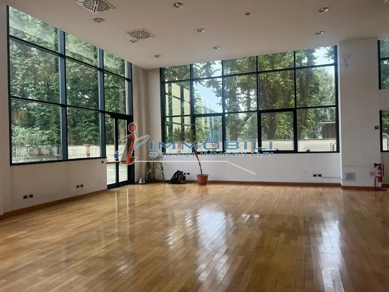 Esercizio commerciale in Via Cantore Gen., Sesto San Giovanni, {3} - Foto 1