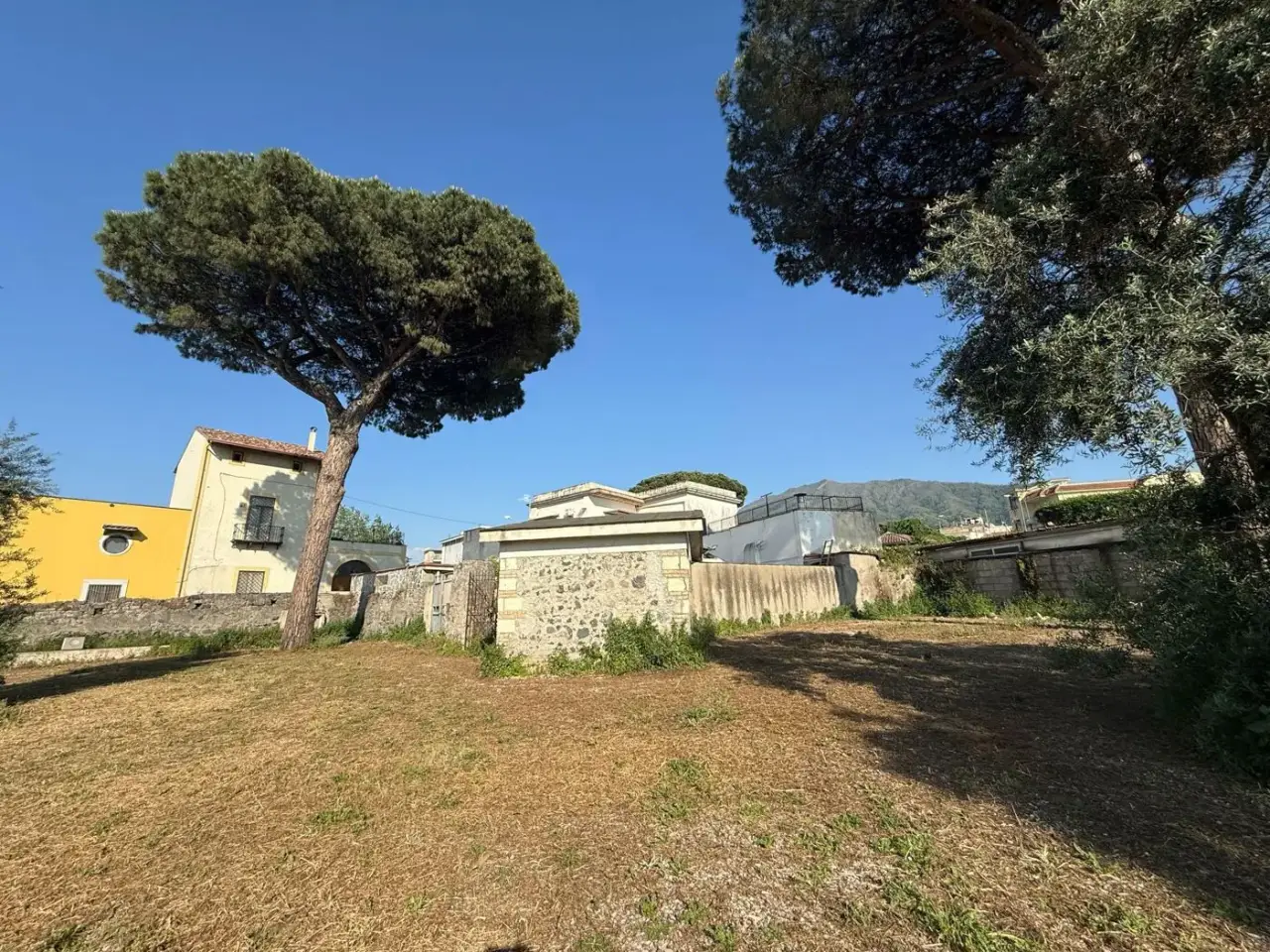 Palazzina commerciale in Via Dante Alighieri  Snc, Pollena Trocchia, {3} - Foto 1