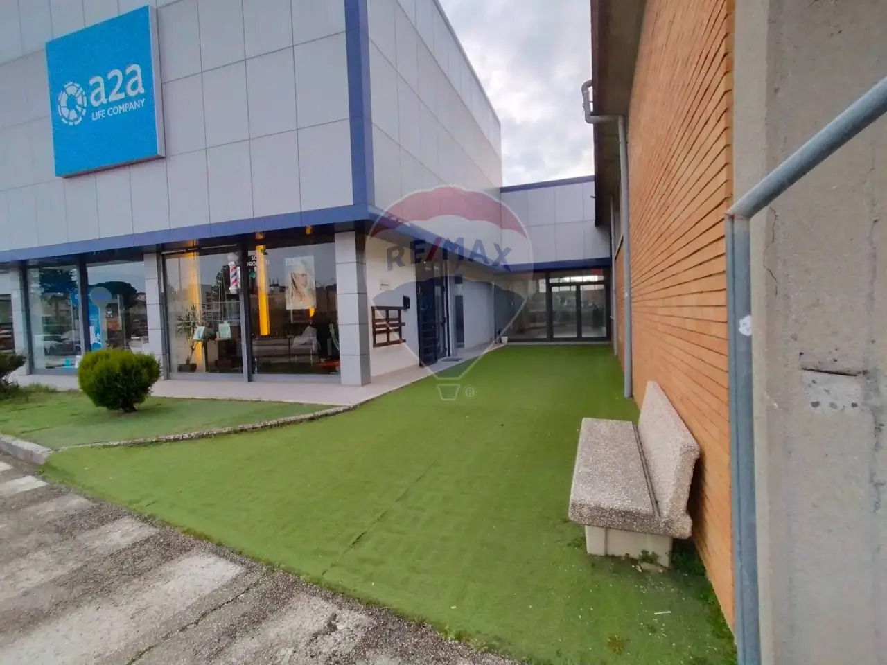 Negozio in Via Yuri Gagarin 10, Corciano, {3} - Foto 2