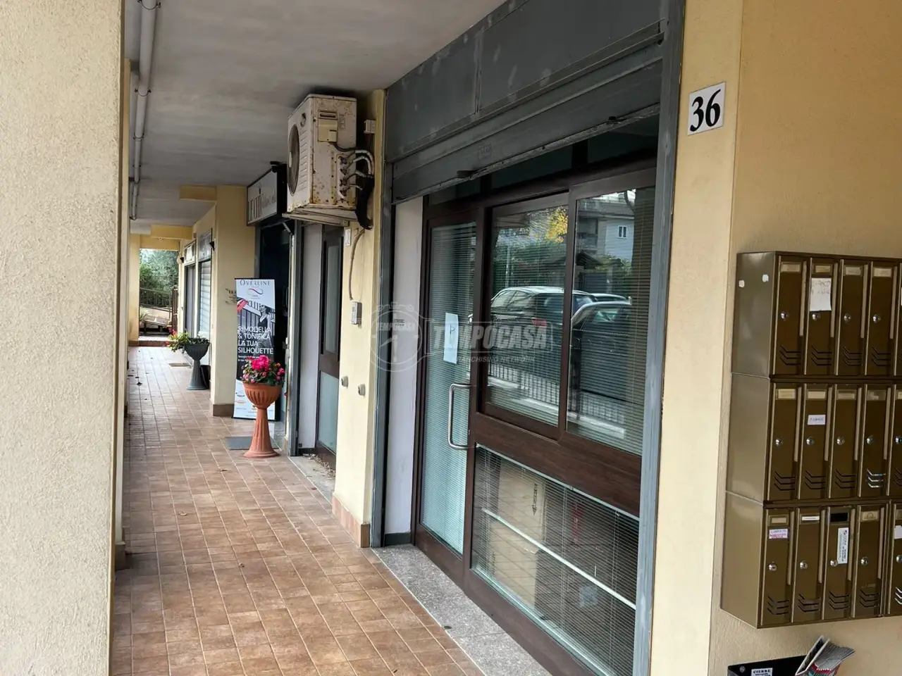 Negozio in Via delle Magnolie, Bracciano, {3} - Foto 1