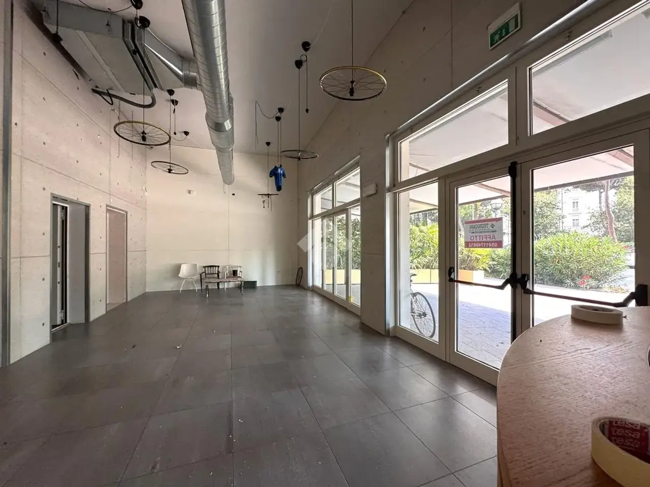 Negozio in Viale Duca d'Aosta 4, Rimini, {3} - Foto 1