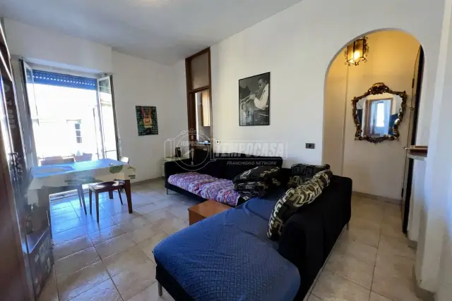 2-room flat in Via Tevere, Rozzano - Photo 1