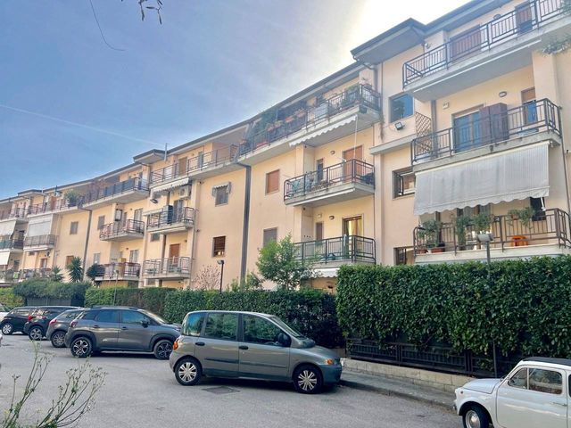 Quadrilocale in Via Croce Rossa, Benevento - Foto 1