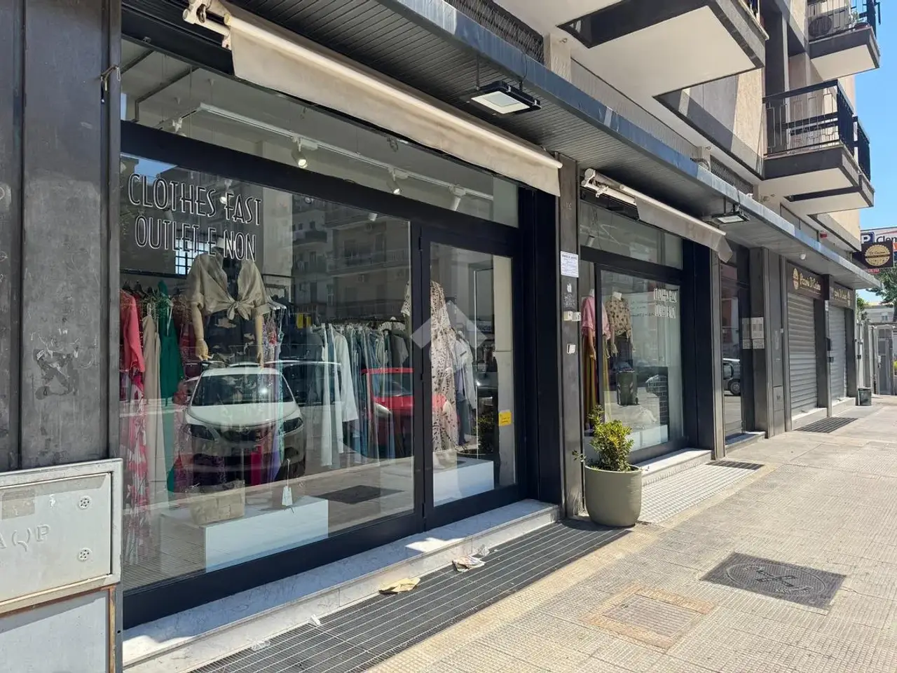 Negozio in Via Giovanni Modugno 7, Bari, {3} - Foto 1