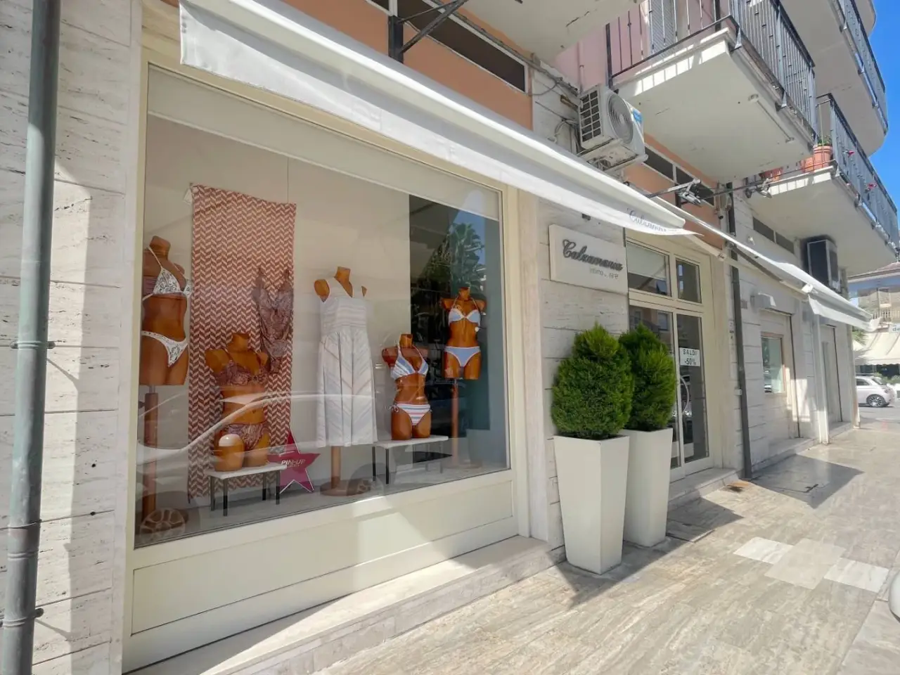 Esercizio commerciale in Via dei Laureati 2/B, San Benedetto Del Tronto, {3} - Foto 1