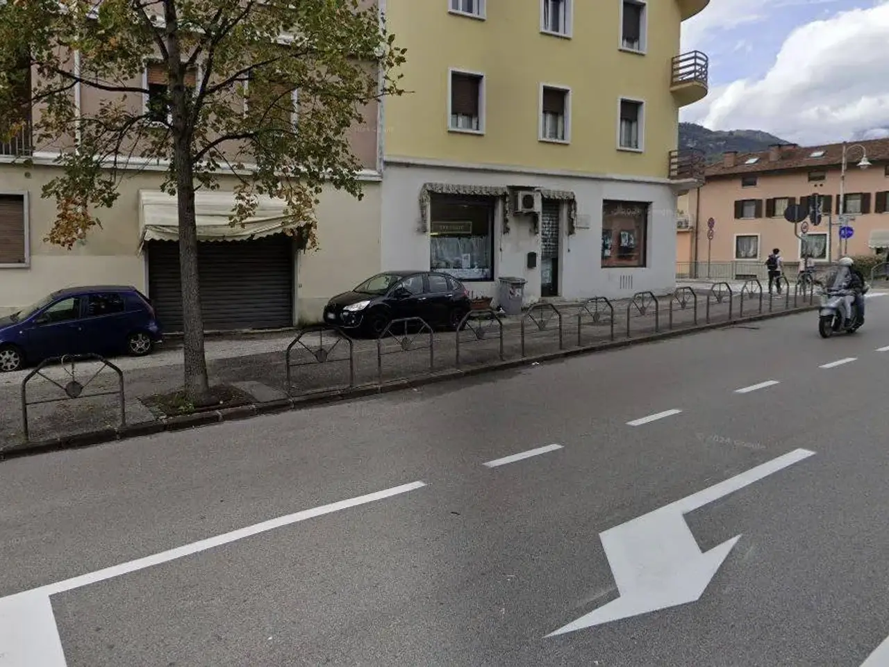 Locale commerciale in Viale Verona 6 Trento, Trento, {3} - Foto 1
