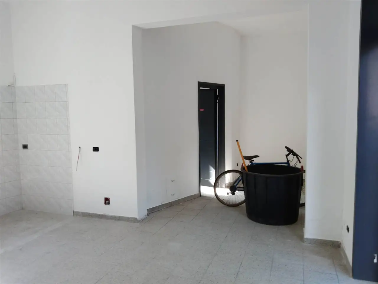 Negozio in Via Sinistro Guerro, Castelvetro Di Modena, {3} - Foto 2