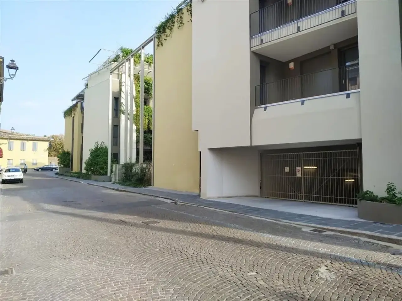 Parcheggio chiuso in Borgo delle Grazie 3, Parma, {3} - Foto 1
