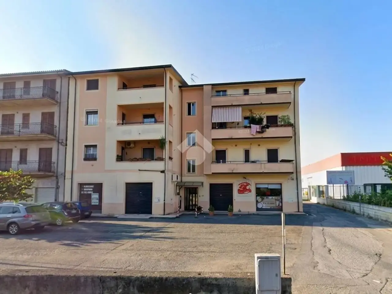 Negozio in Viale del Lavoro 144, Castrovillari, {3} - Foto 1