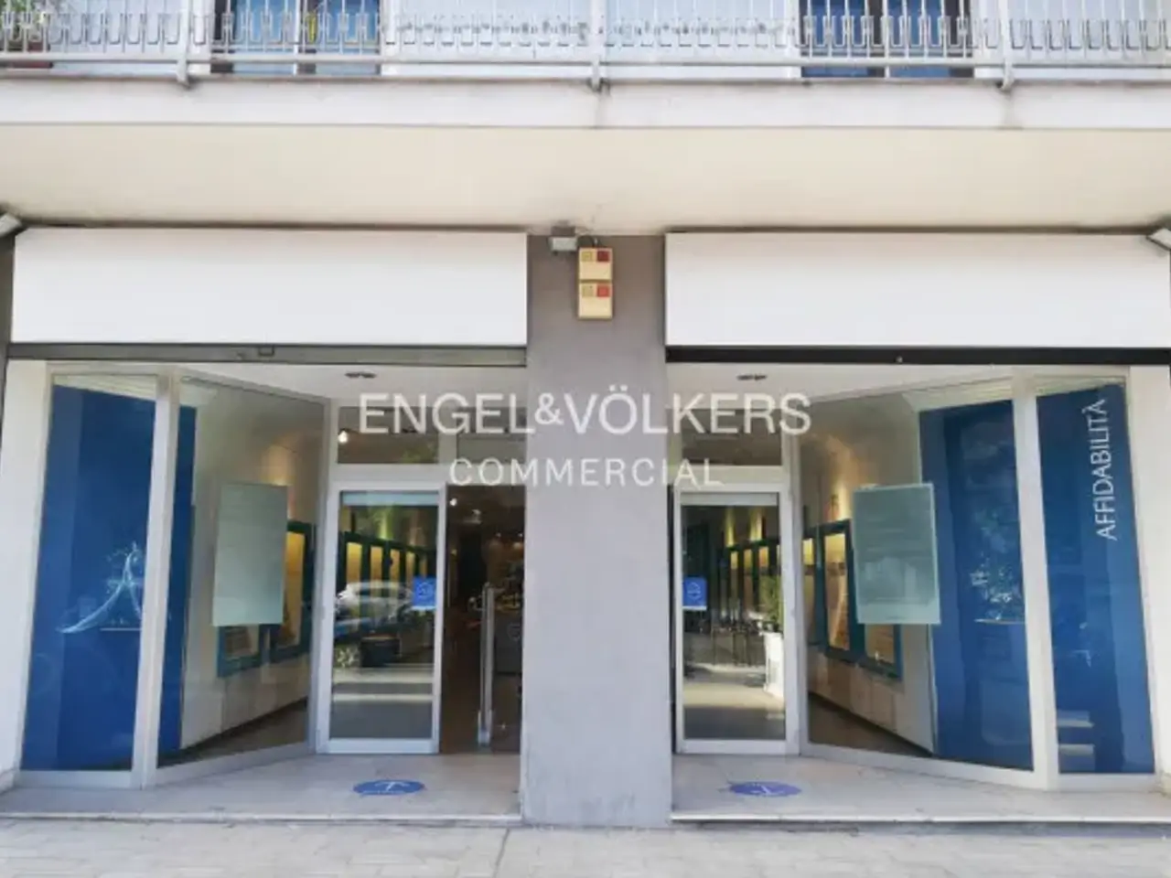 Negozio in Via Emanuele Notarbartolo 29/a, Palermo, {3} - Foto 1