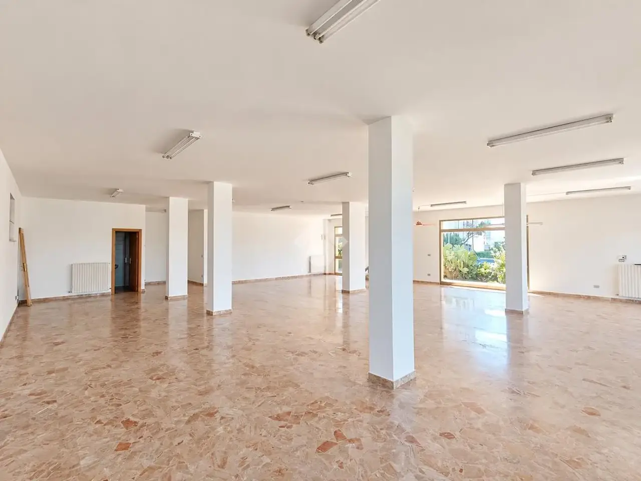 Negozio in Via Francesco Paolo Tosti 8, Martinsicuro, {3} - Foto 2