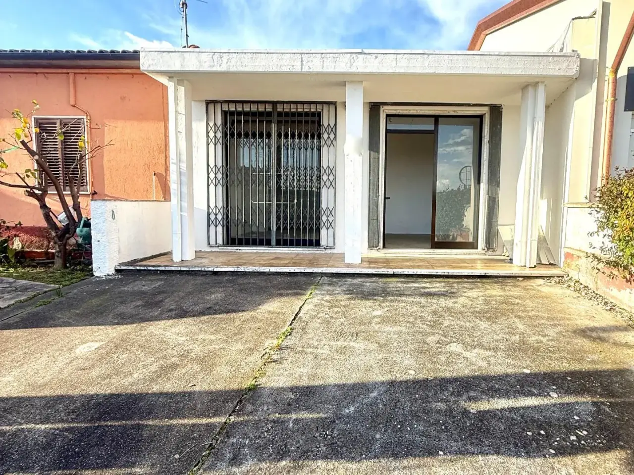 Locale commerciale in Aurelia Ovest 186, Massa, {3} - Foto 1