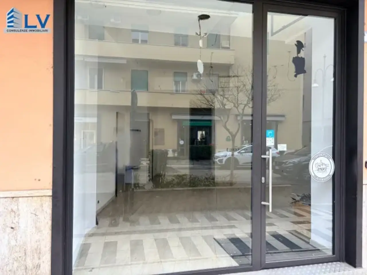 Negozio in Via Aldo Moro 19, Frosinone, {3} - Foto 1