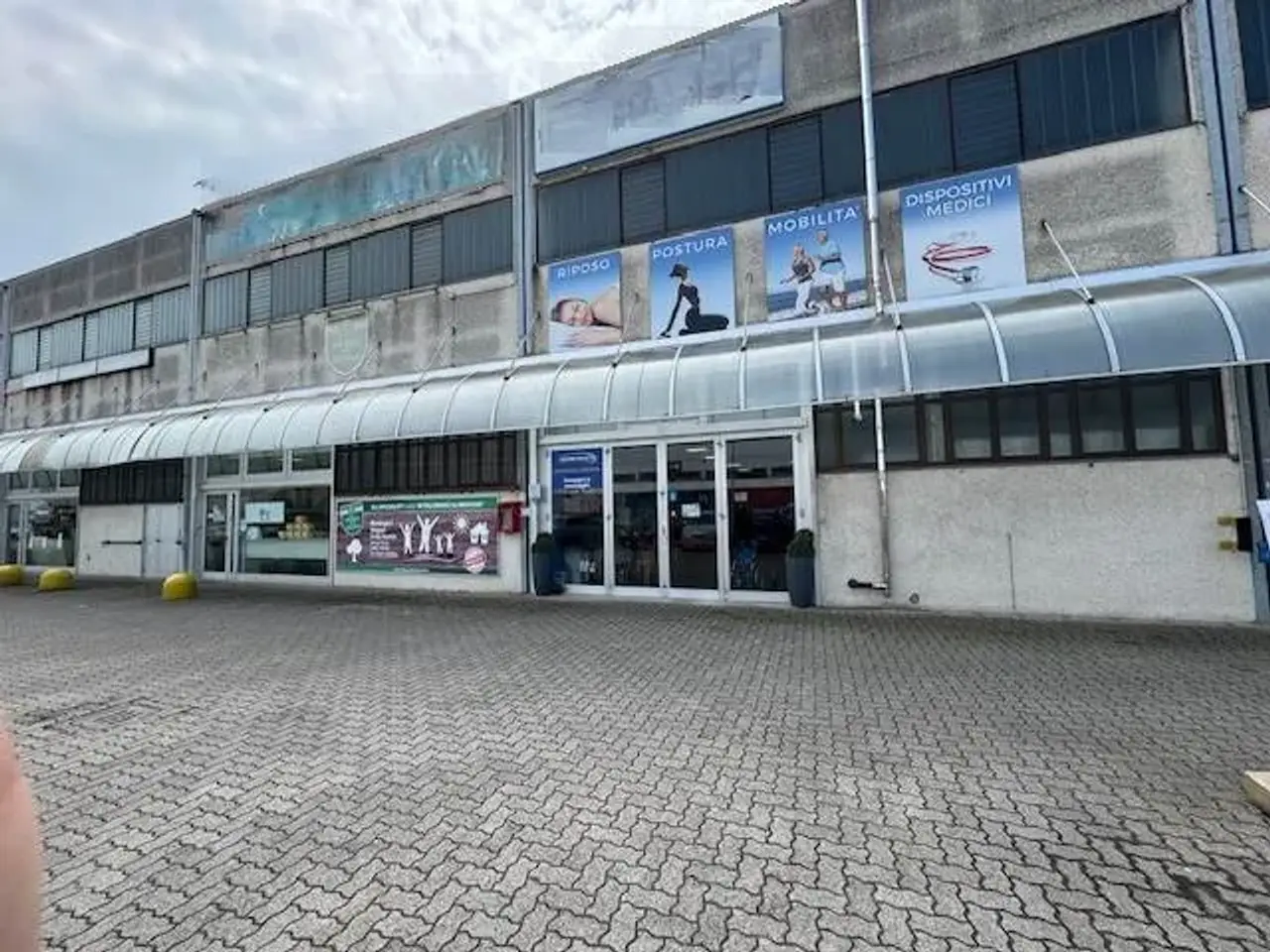 Negozio in , Liscate, {3} - Foto 1