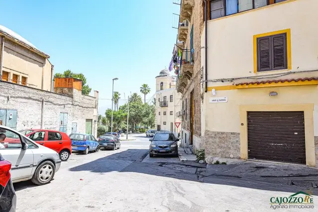 Warehouse in Cortile Altavilla 12, Palermo - Photo 1