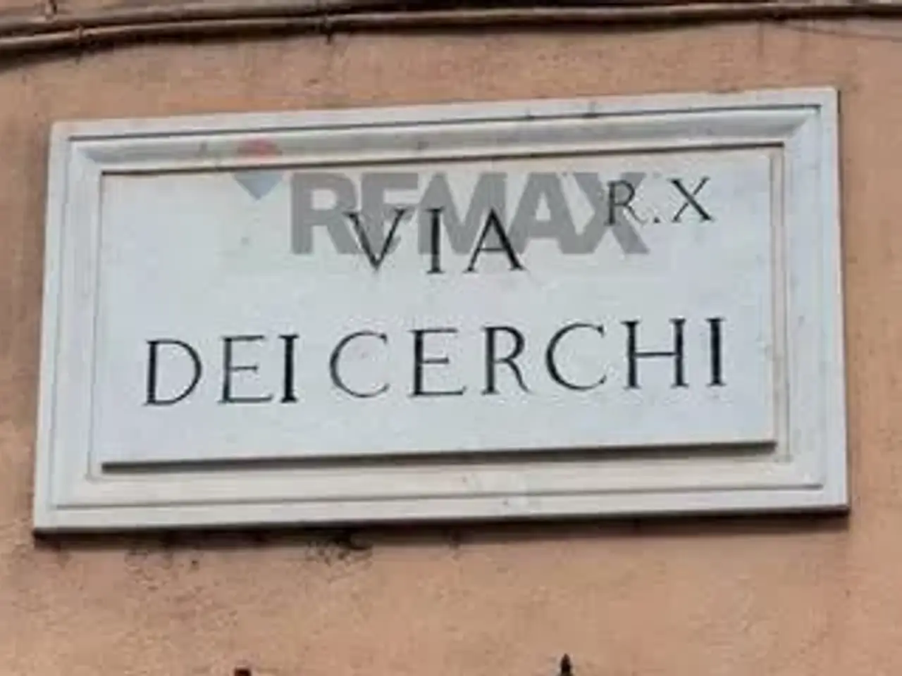 Esercizio commerciale in Via dei Cerchi 1, Roma, {3} - Foto 1