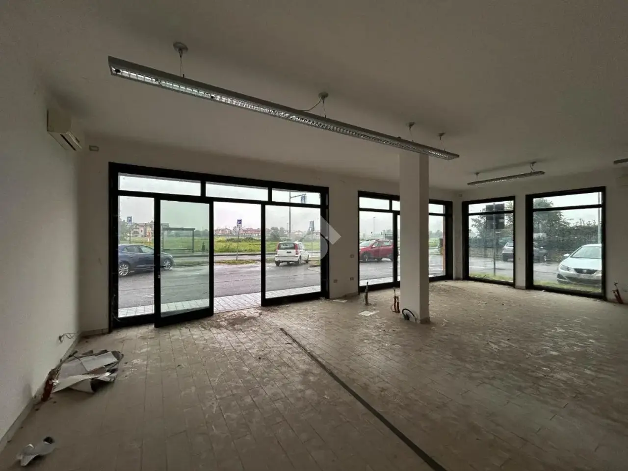 Negozio in Via Giacomo Matteotti 69, Roncello, {3} - Foto 1