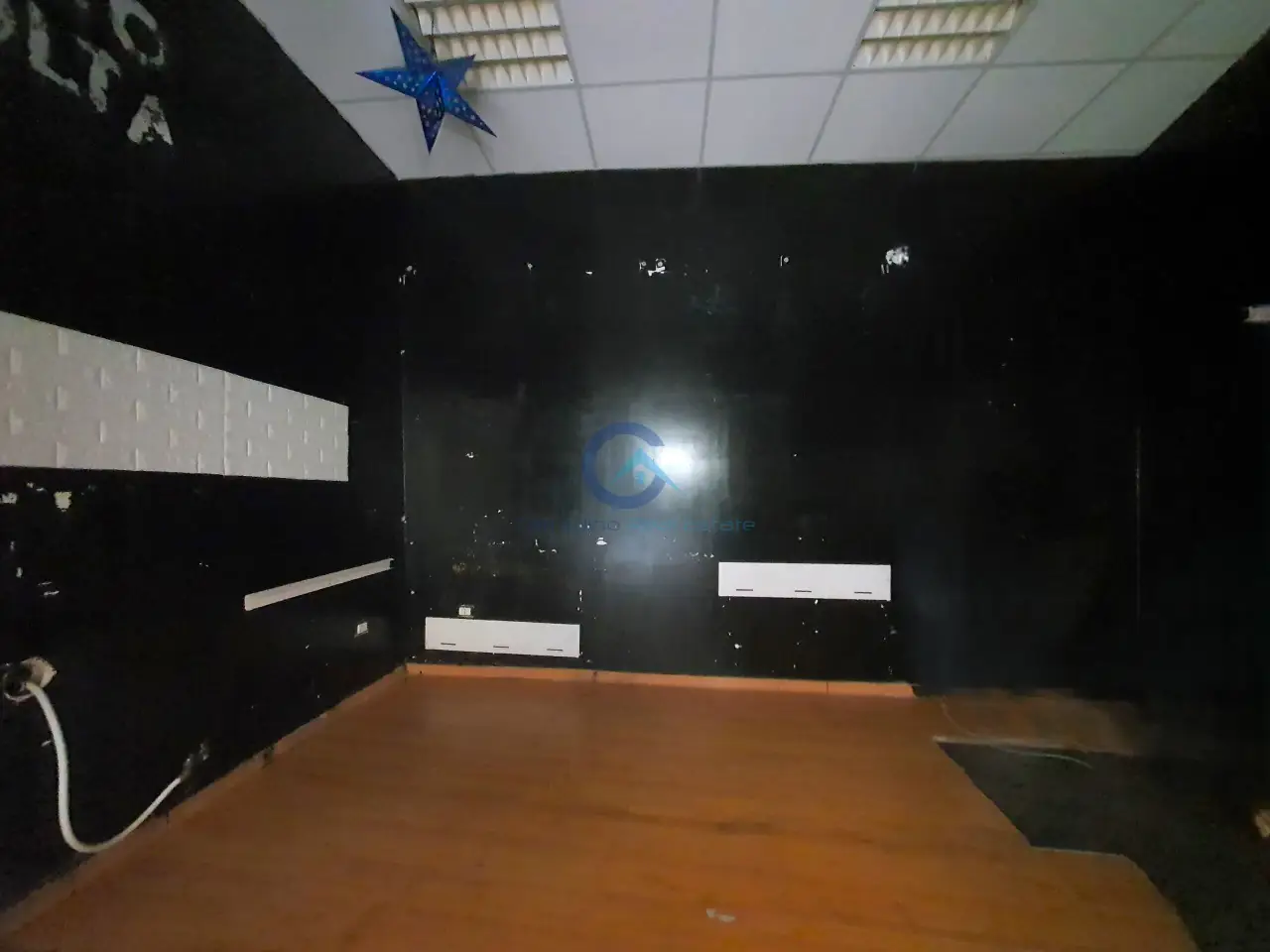 Negozio in Via Menniti Ippolito 16, Catanzaro, {3} - Foto 2