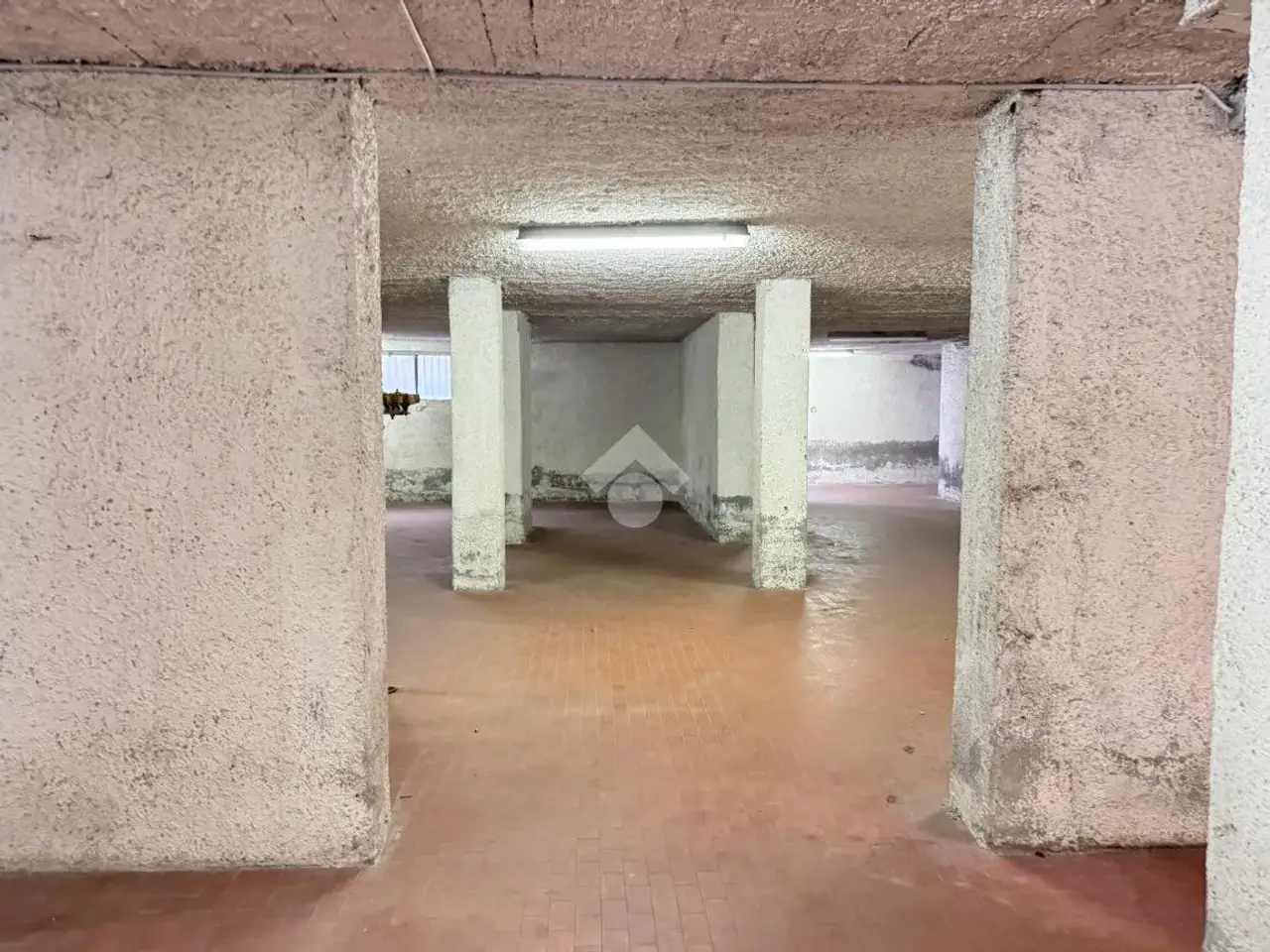 Capannone in Viale Cervignano del Friuli 18, Rimini, {3} - Foto 2