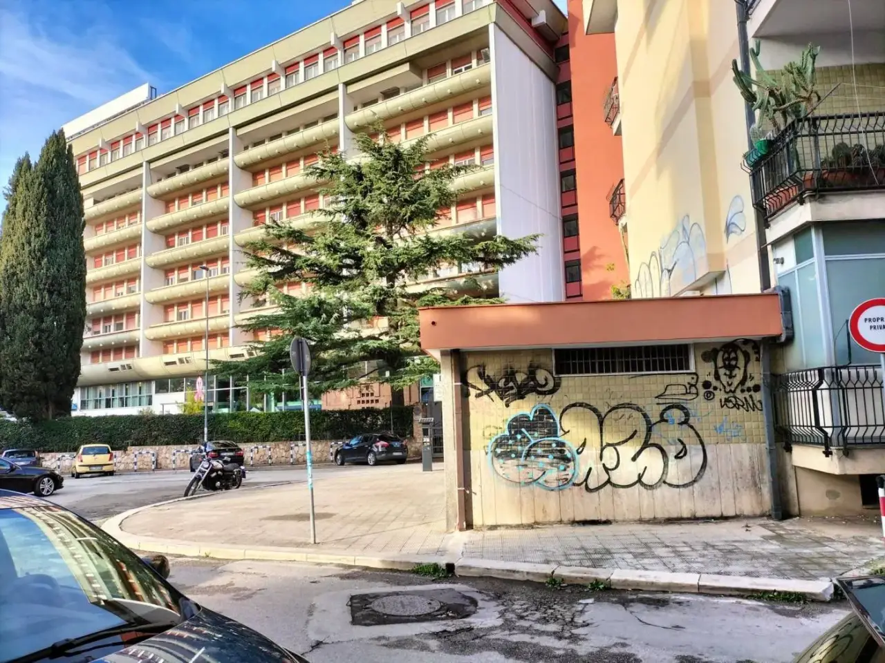 Negozio in Via Antonio De Ferrariis 22a, Bari, {3} - Foto 2