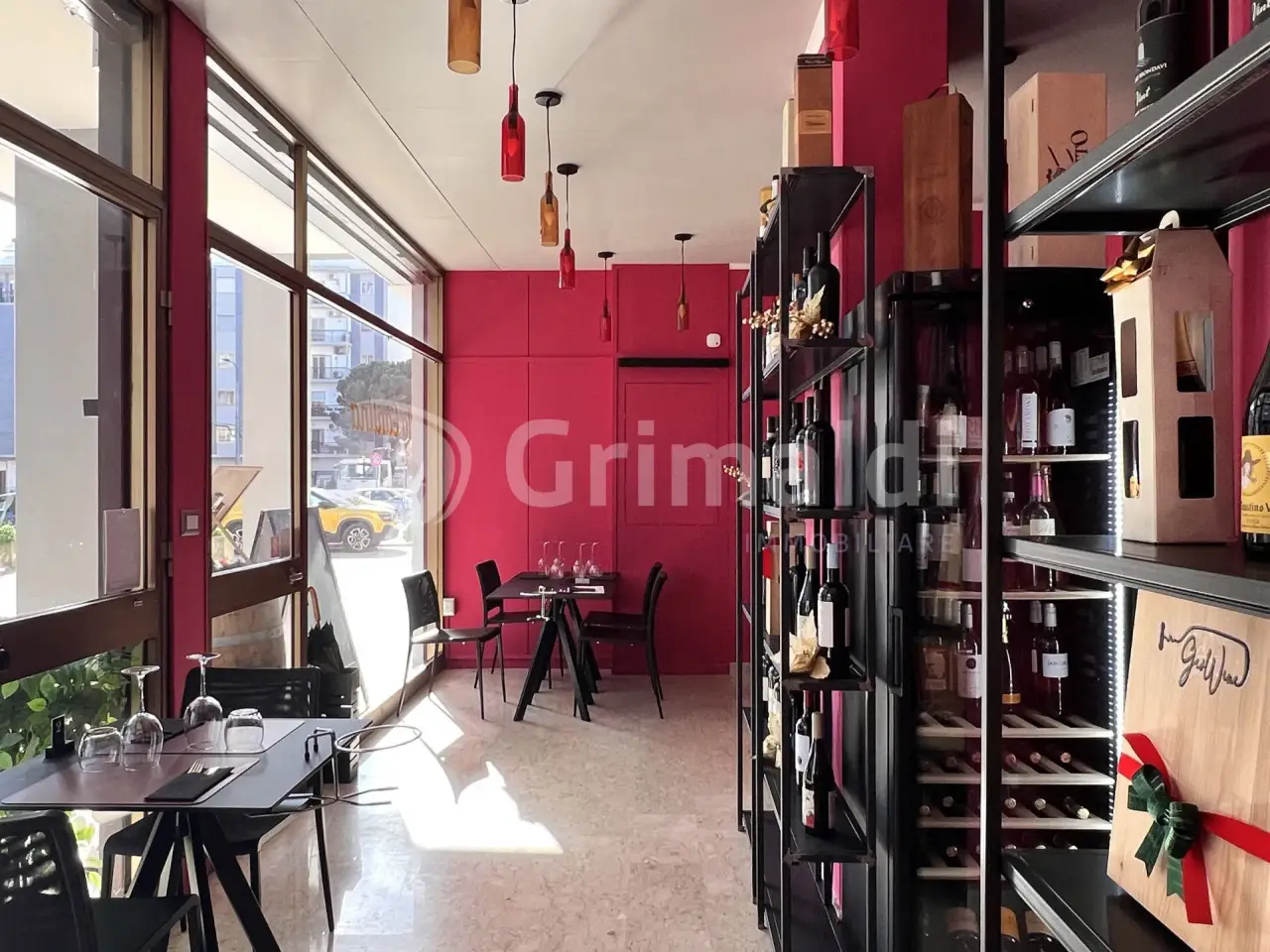 Negozio in Via Cosimo De Giorgi 19, Lecce, {3} - Foto 1