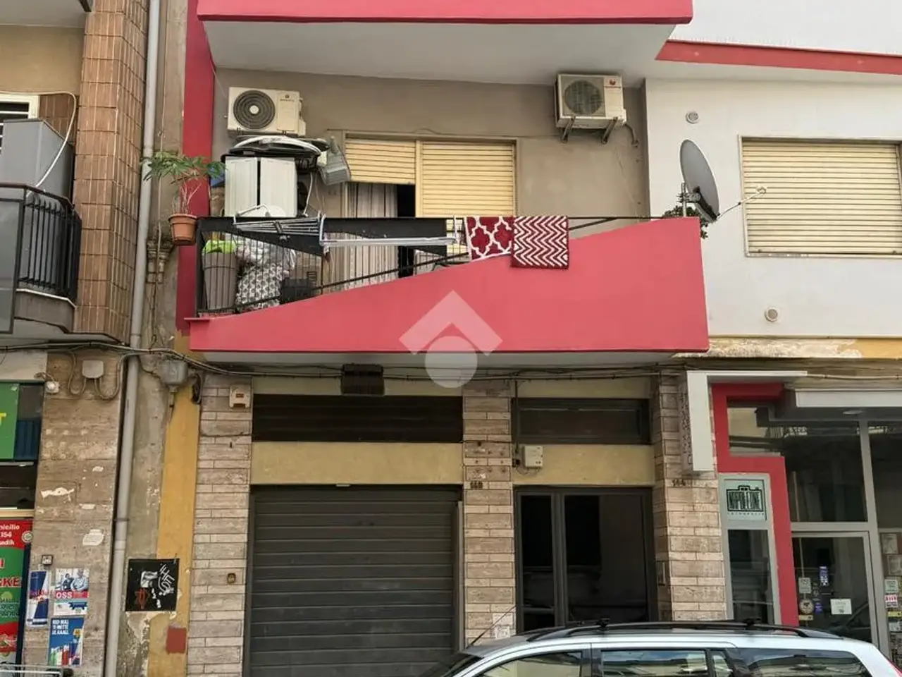 Negozio in Via Trevisani 142, Bari, {3} - Foto 2