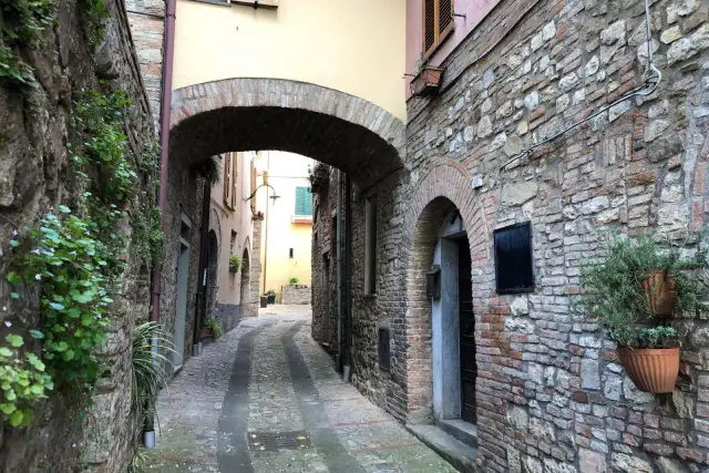 Zweizimmerwohnung in Via delle Mura Etrusche 23, Todi - Foto 1