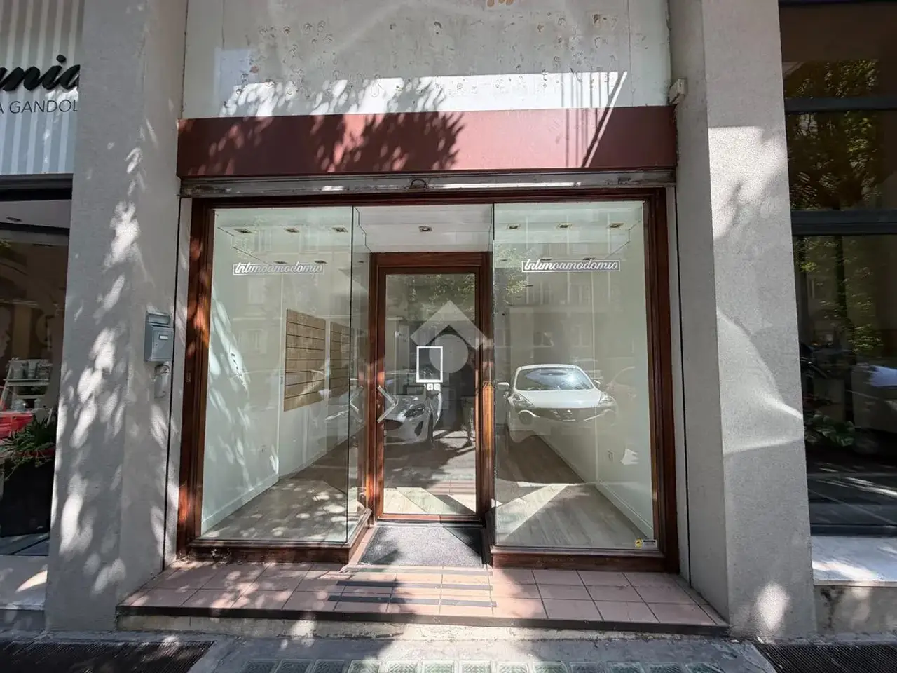 Negozio in Viale Raffaello Sanzio 4, Trieste, {3} - Foto 1
