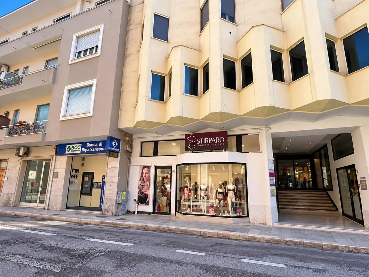 Negozio in Via Curzi 27, San Benedetto Del Tronto, {3} - Foto 1