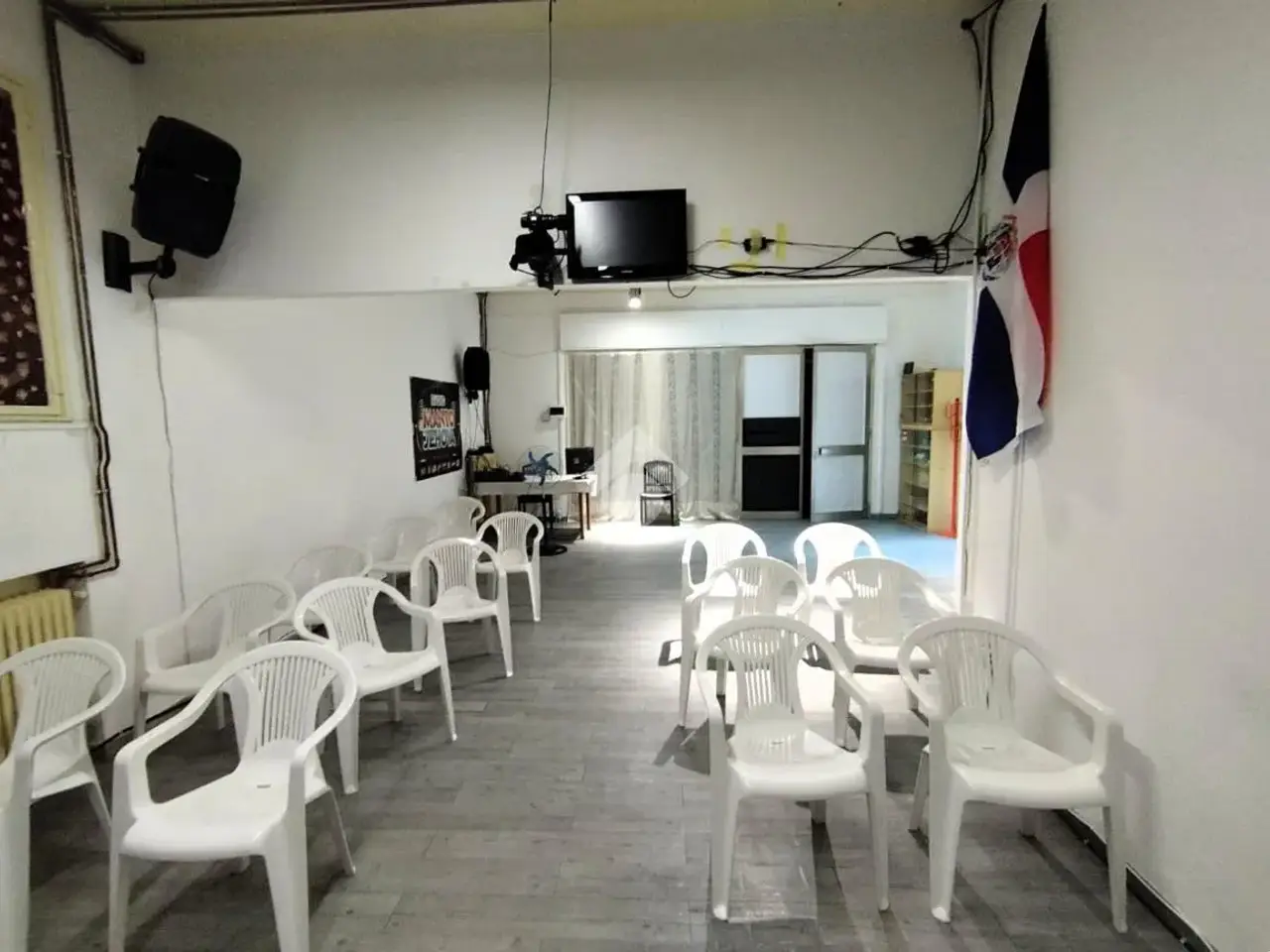 Negozio in Via Trieste 63, Arcade, {3} - Foto 1