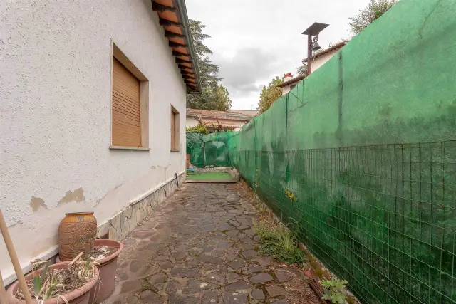 Attached house in Via Camillo Benso Conte di Cavour, Campi Bisenzio - Photo 1