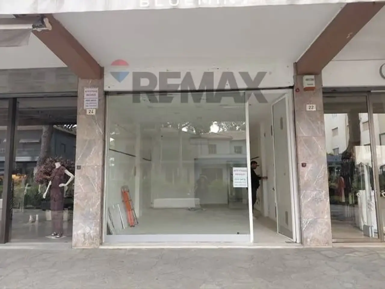 Negozio in Viale Matteotti 18, Cervia, {3} - Foto 2