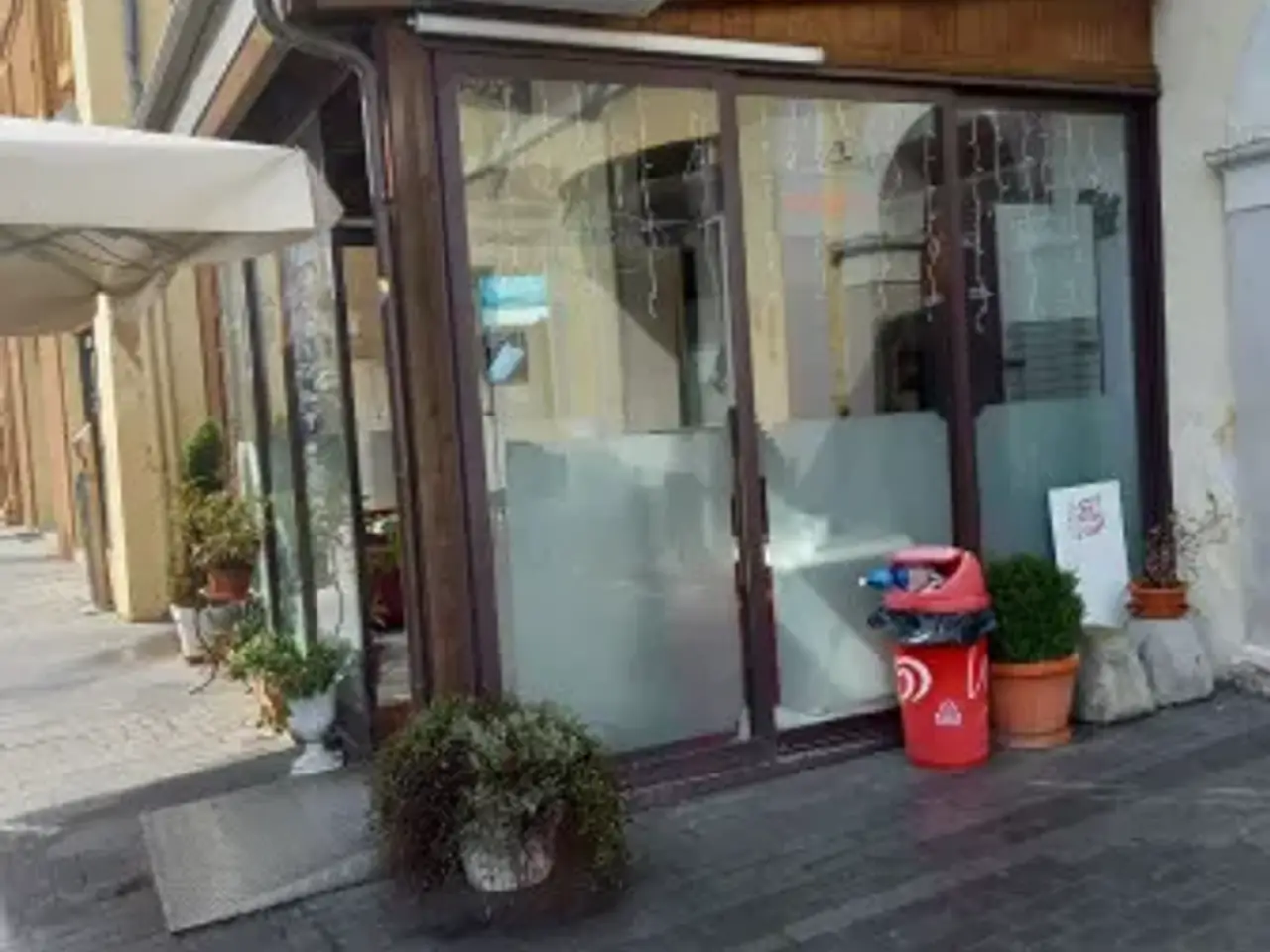 Negozio in Via Fratelli Brancondi 8, Loreto, {3} - Foto 2