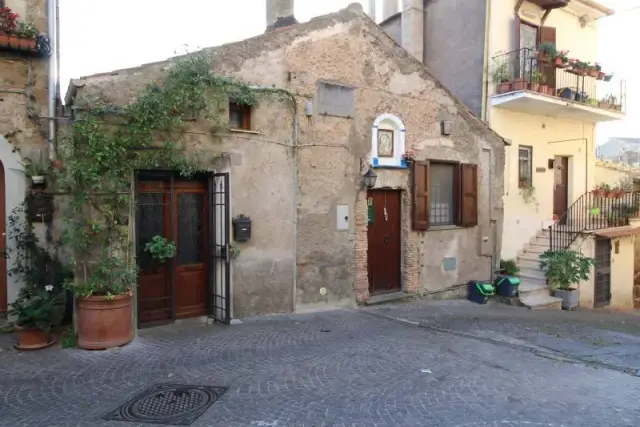 4-room flat in Via Furio Camillo 85, Sutri - Photo 1