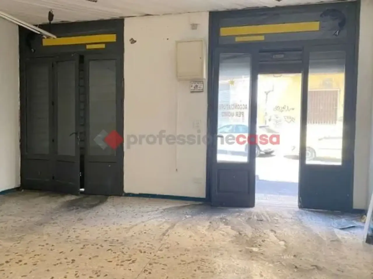 Negozio in Via San Nicolò al Borgo 55, Catania, {3} - Foto 2