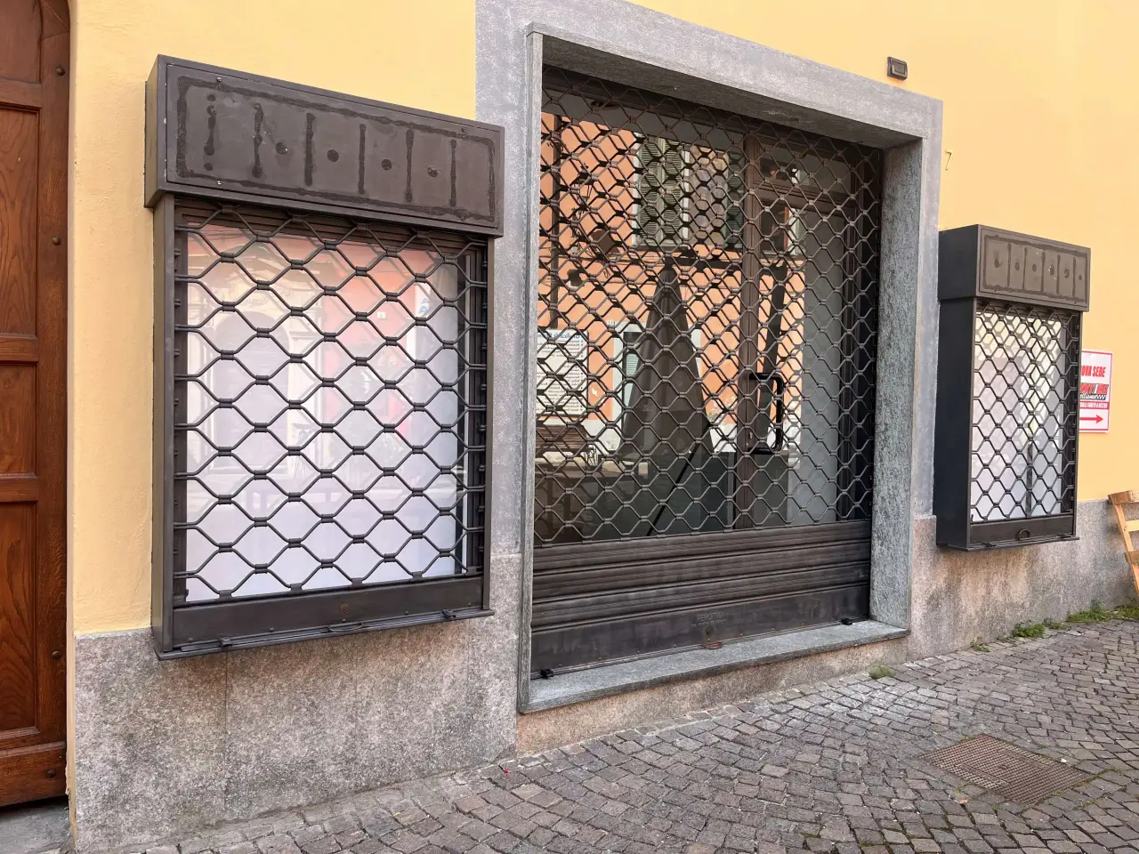 Negozio in Piazza Verdi 7, Pinerolo, {3} - Foto 1
