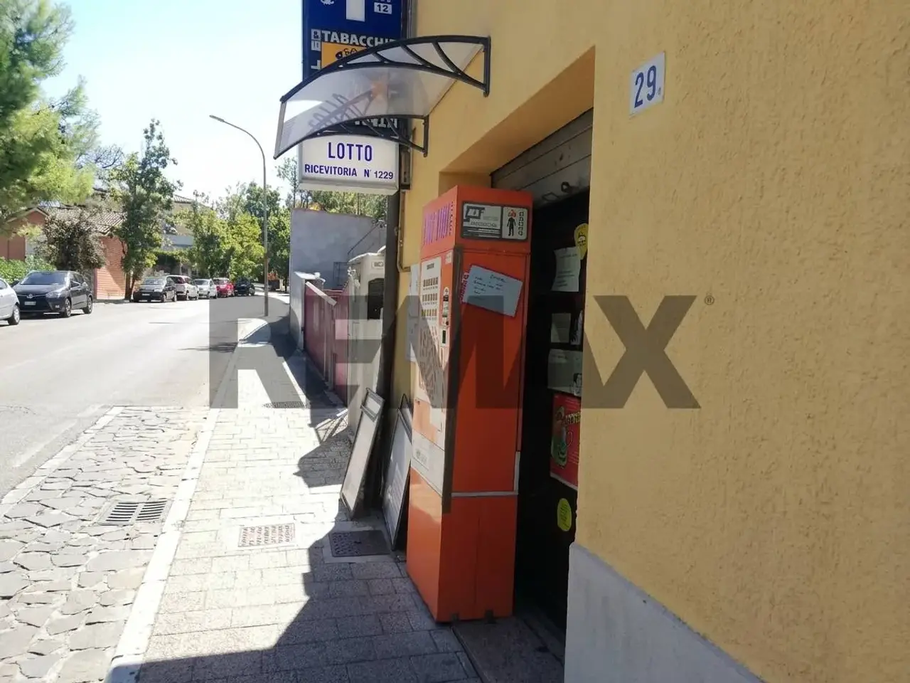 Negozio in Via Matteotti 29, Falconara Marittima, {3} - Foto 1