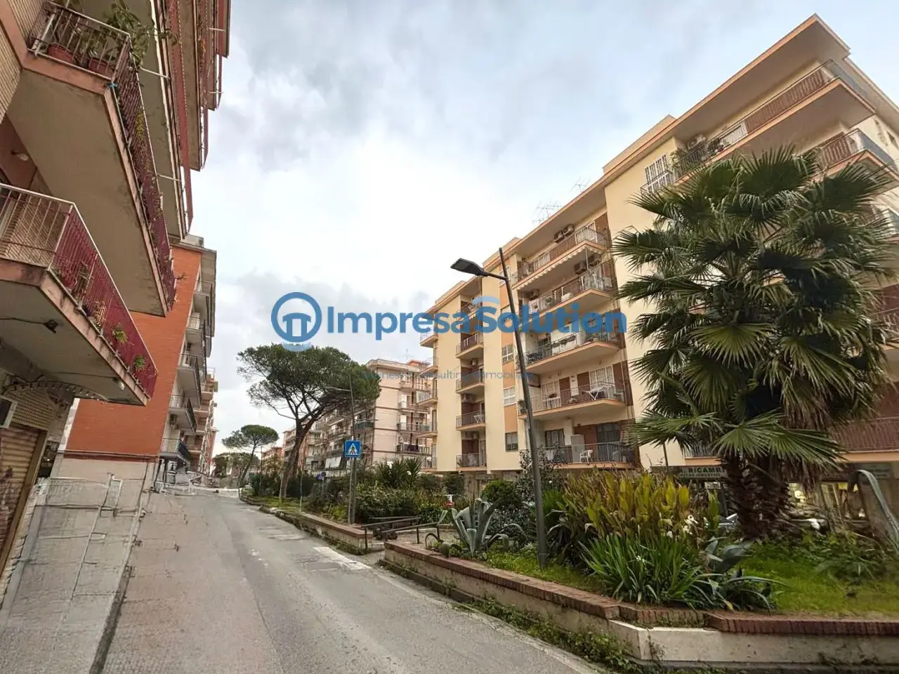 Negozio in Via Edoardo Nicolardi, Napoli, {3} - Foto 2