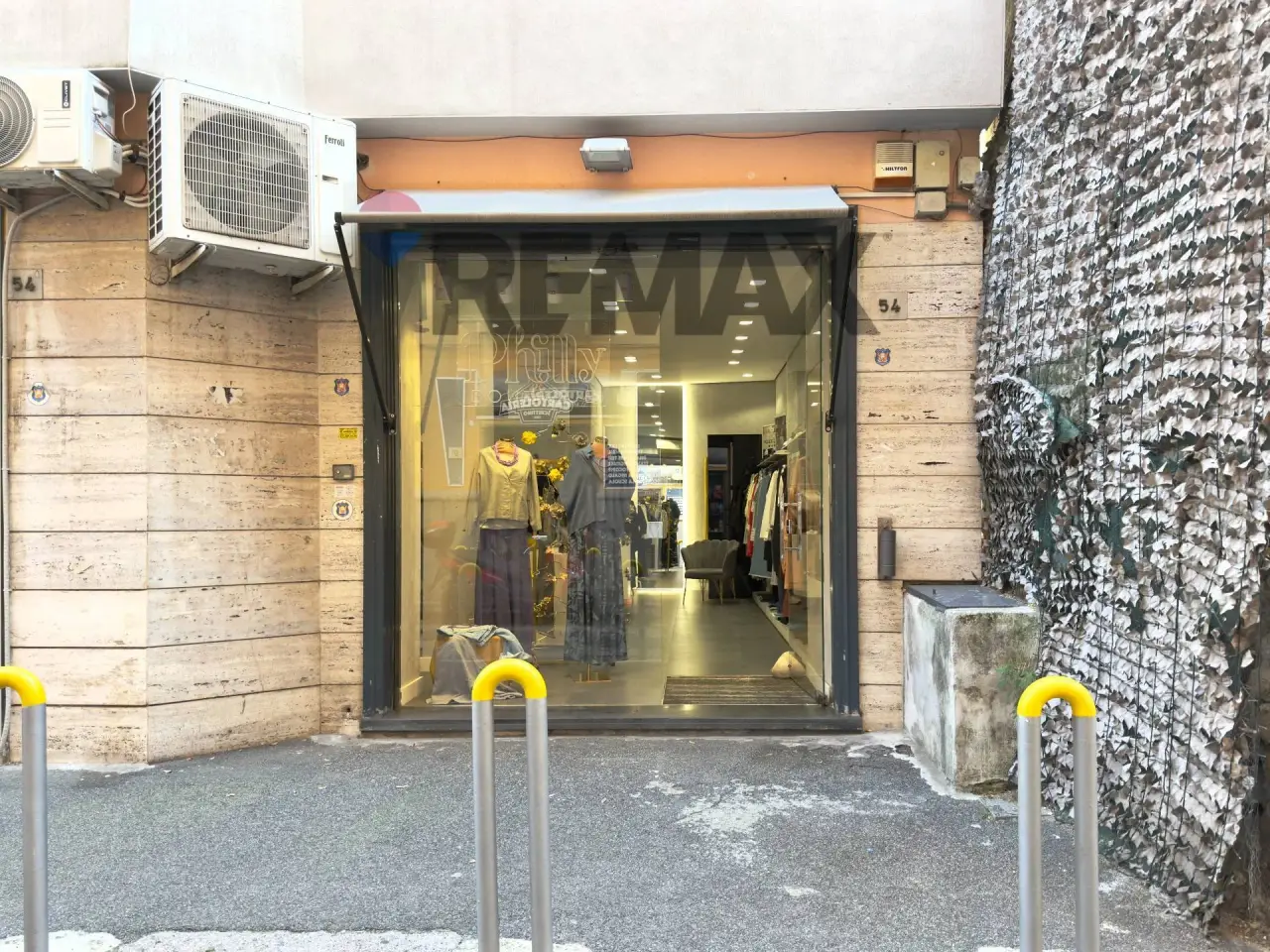Esercizio commerciale in Via Belvedere 45/B, Napoli, {3} - Foto 1