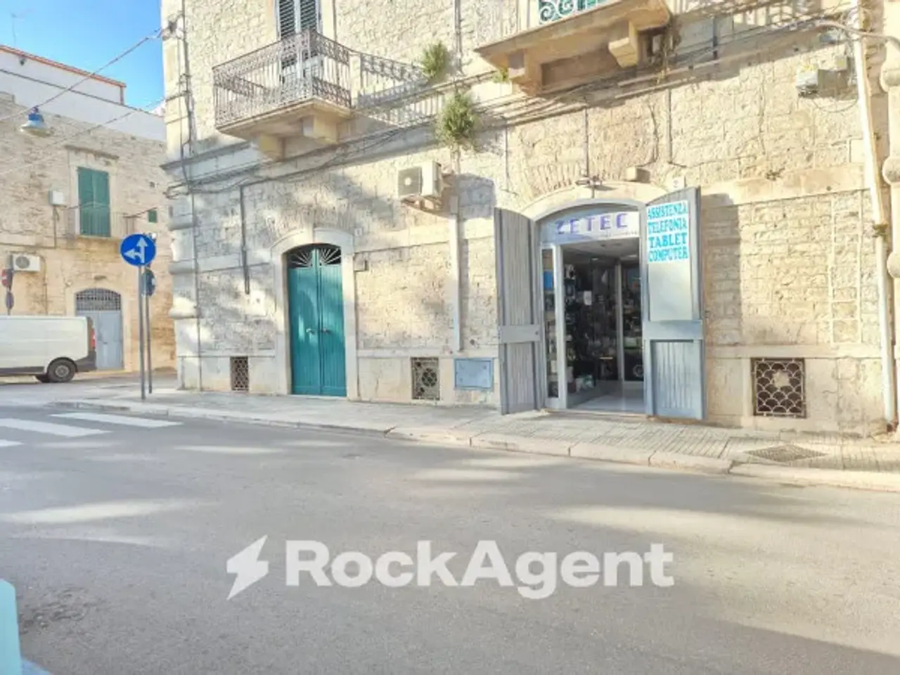 Negozio in Largo Giuseppe di Vagno 2, Ruvo Di Puglia, {3} - Foto 1
