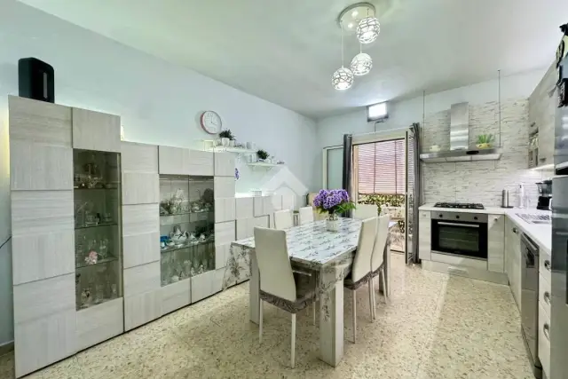 3-room flat in Via Giorgio Amendola 19, Villaricca - Photo 1