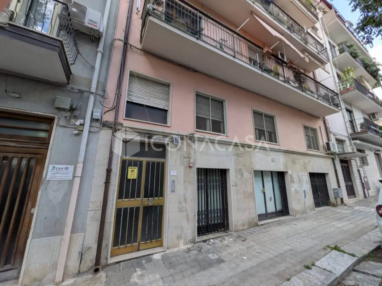 Magazzino in Via Antonio Brancati 1e, Reggio Calabria, {3} - Foto 1