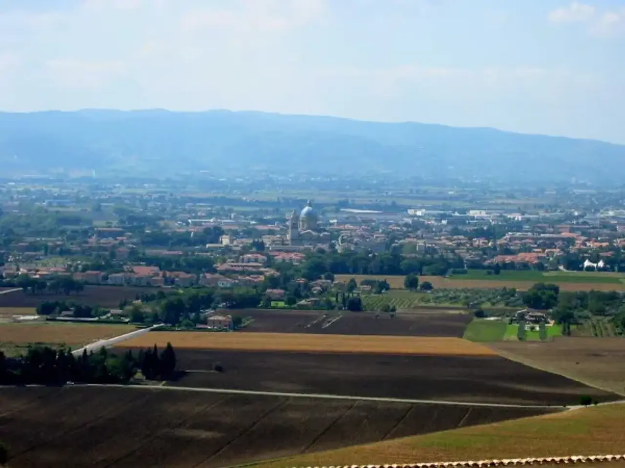 Capannone in Via dei Vetturali, Assisi, {3} - Foto 2